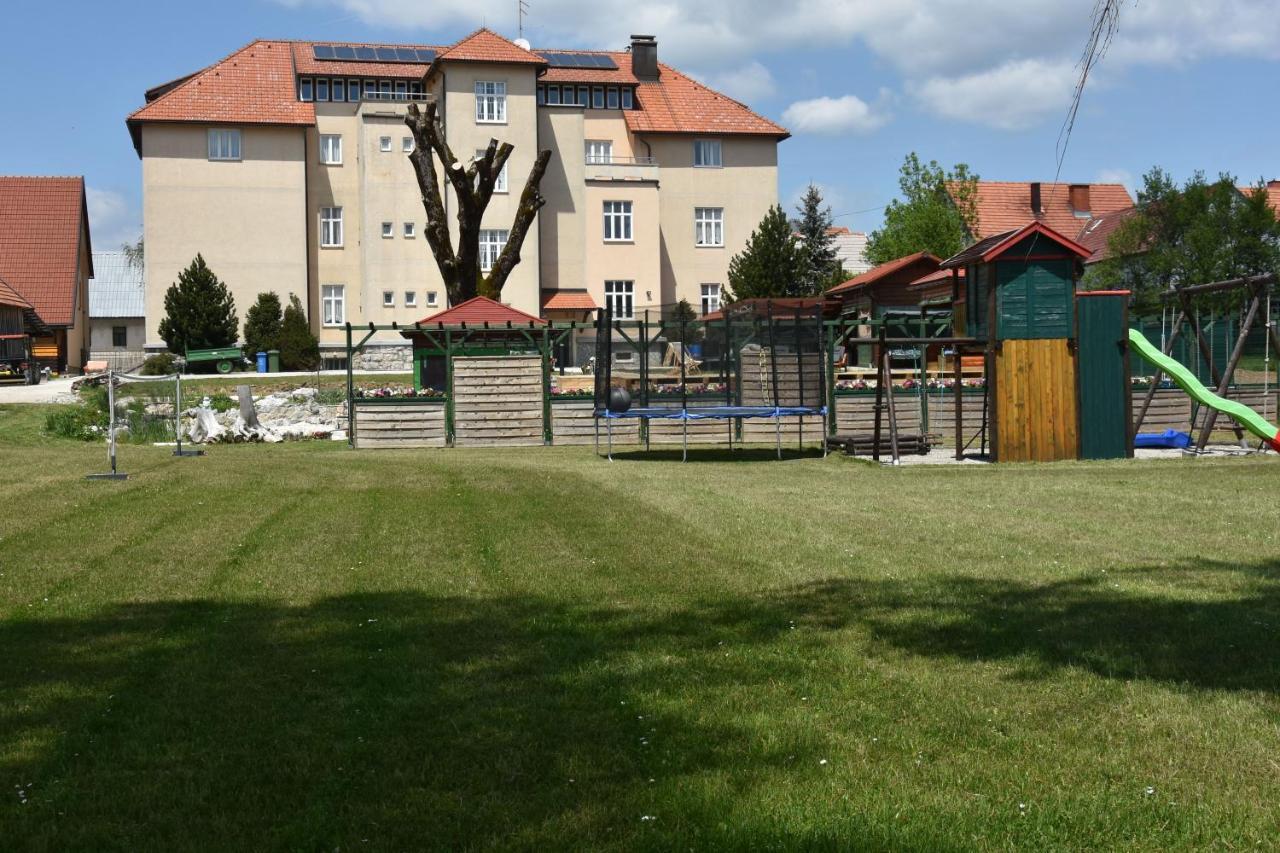 Apartments And Rooms Kod Eli Ravna Gora Exterior photo