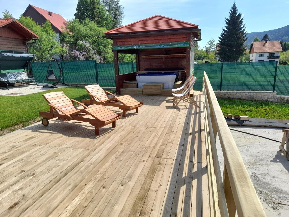 Apartments And Rooms Kod Eli Ravna Gora Exterior photo
