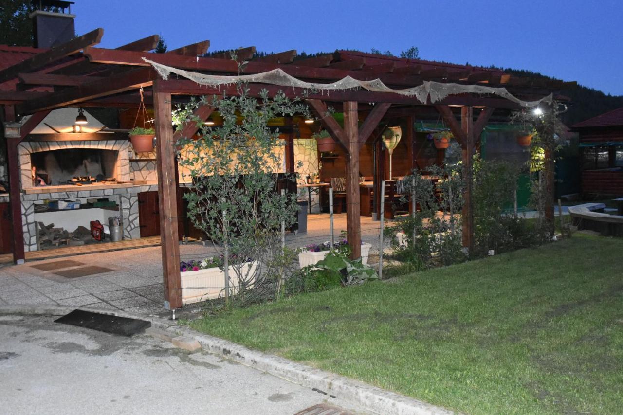 Apartments And Rooms Kod Eli Ravna Gora Exterior photo