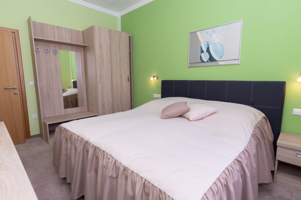 Apartments And Rooms Kod Eli Ravna Gora Exterior photo
