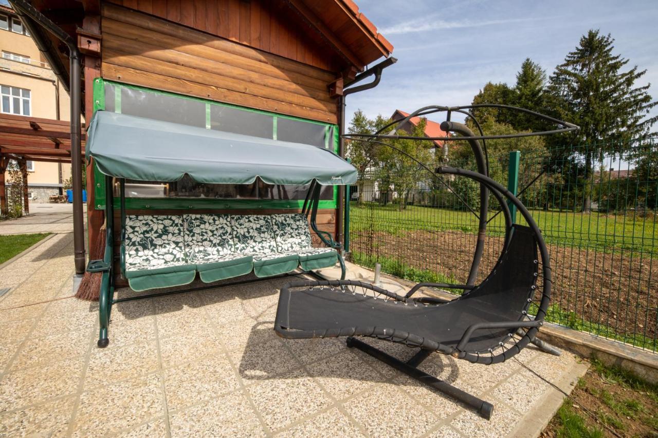 Apartments And Rooms Kod Eli Ravna Gora Exterior photo