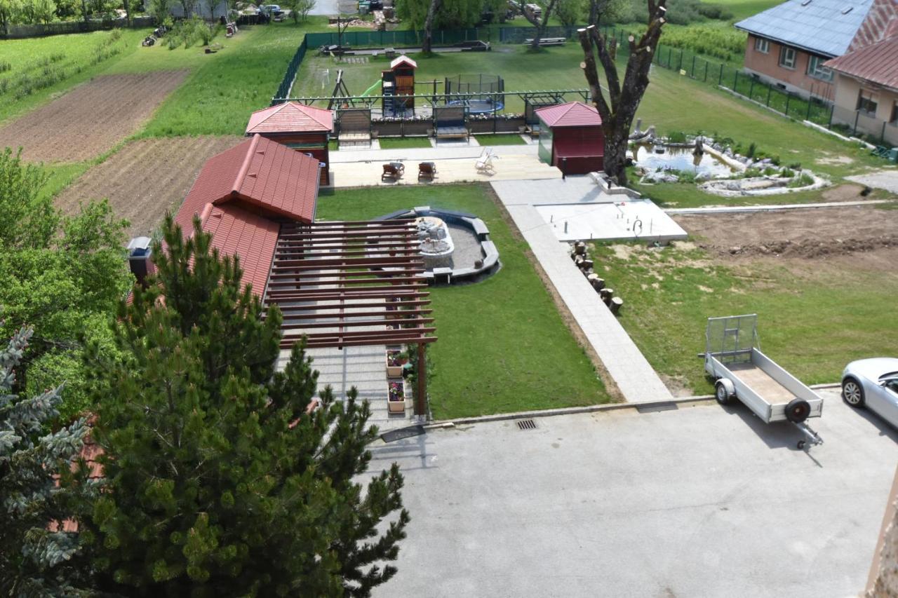 Apartments And Rooms Kod Eli Ravna Gora Exterior photo