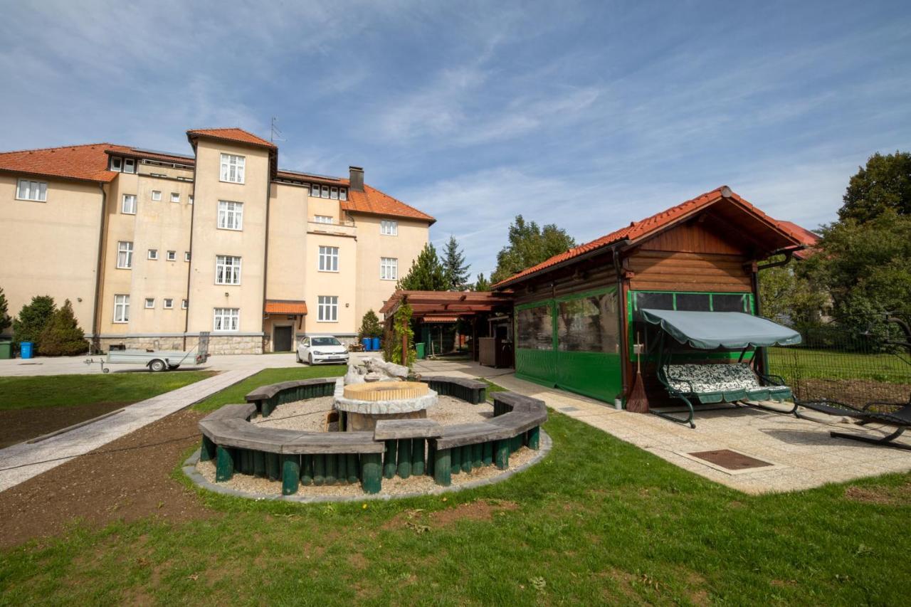 Apartments And Rooms Kod Eli Ravna Gora Exterior photo